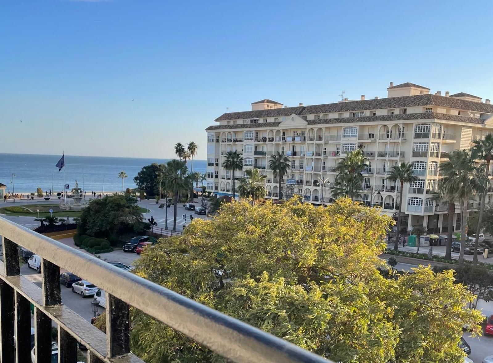 Apartamento Centrico Junto Al Mar Estepona Bagian luar foto