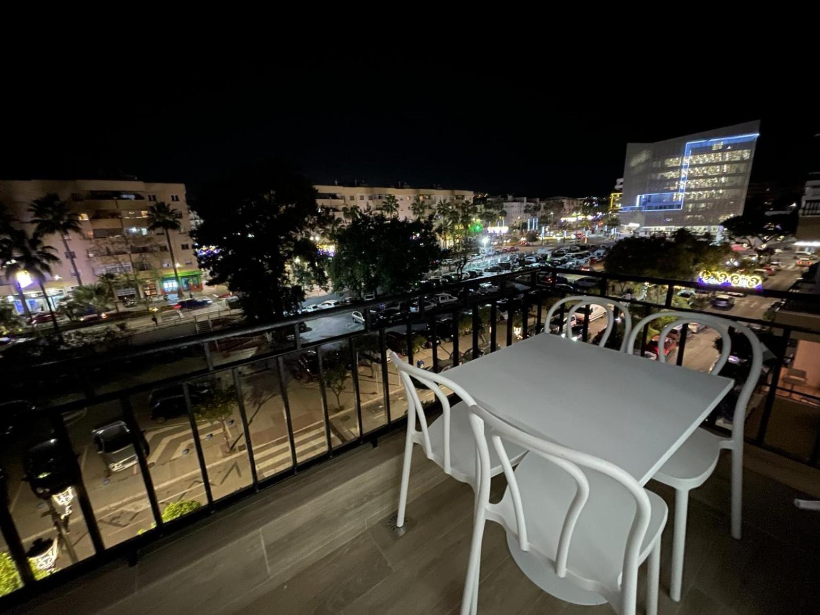 Apartamento Centrico Junto Al Mar Estepona Bagian luar foto