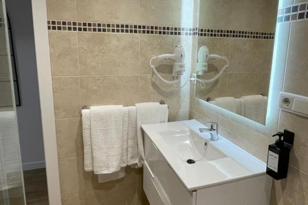 Apartamento Centrico Junto Al Mar Estepona Bagian luar foto